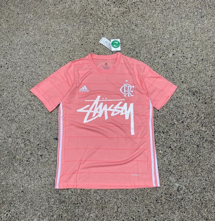 פלמגנו בעיצוב Stüssy